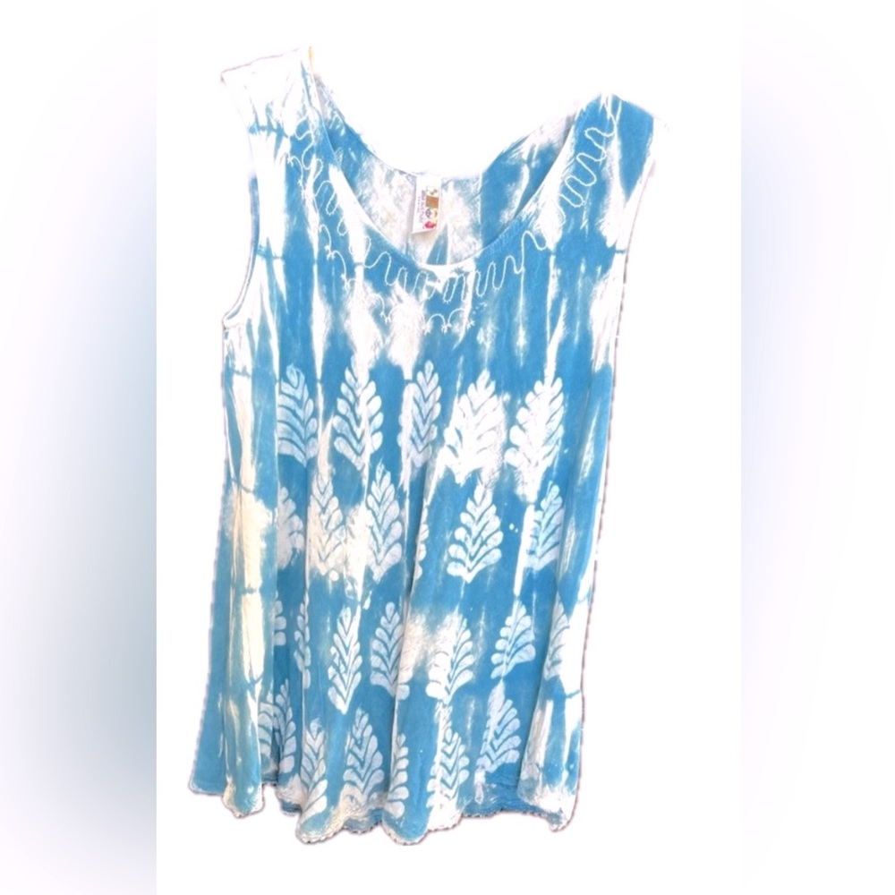 INDIA BOUTIQUE flowy and feminine blue tank top with white soutache detail EUC